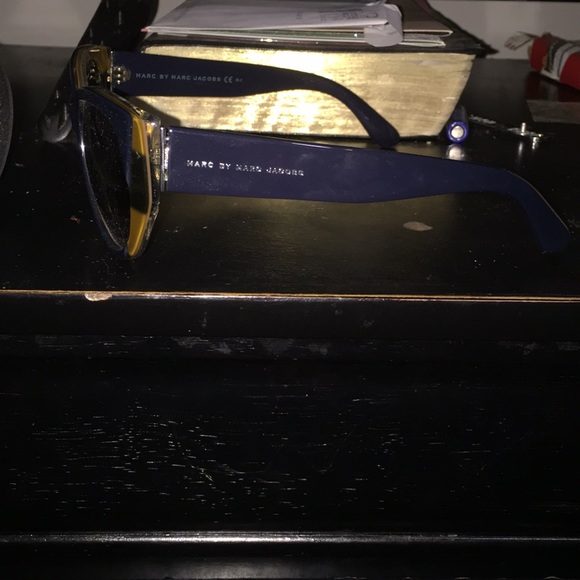 Marc Jacobs shades - Picture 2 of 6